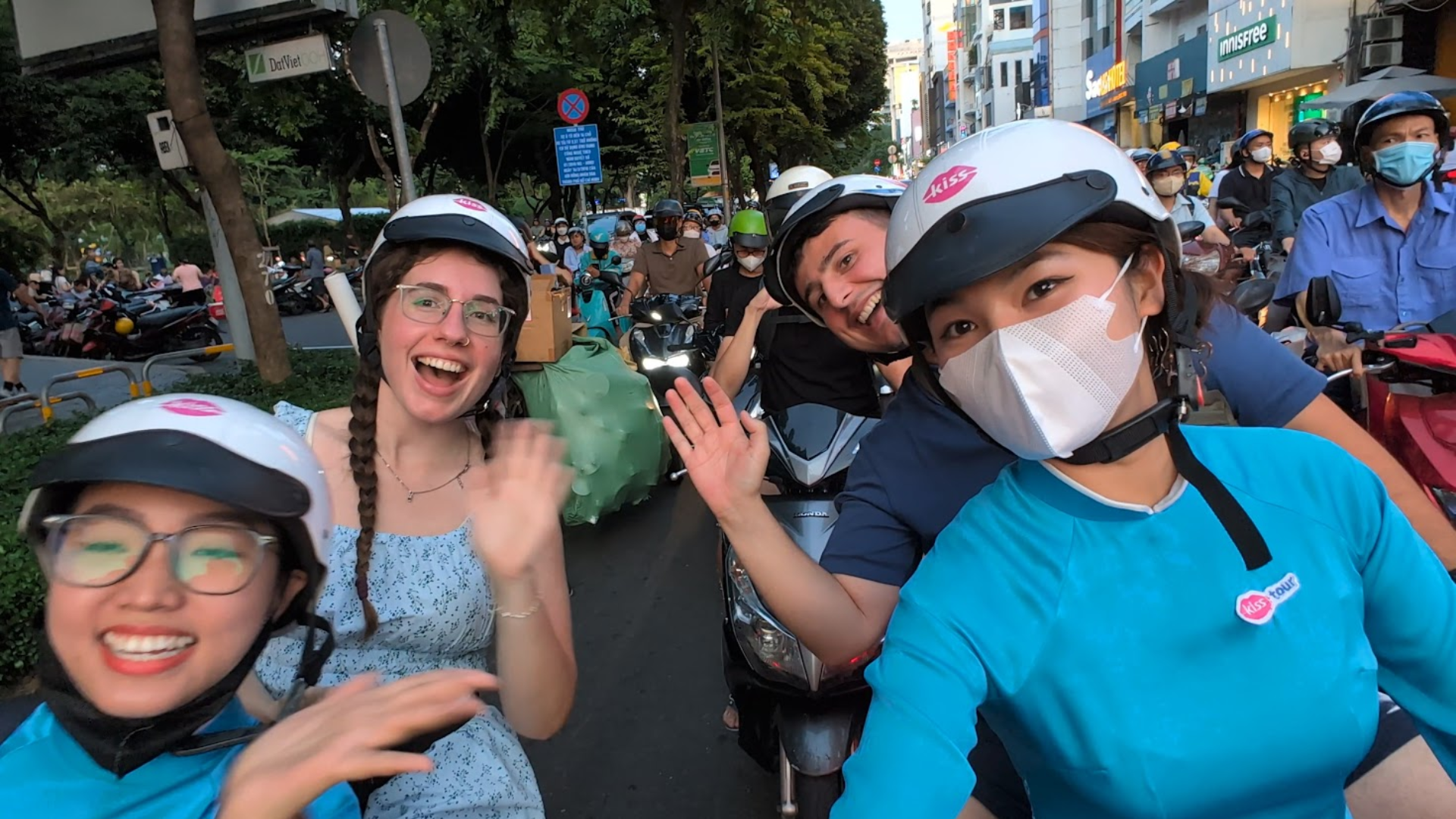 Street Food & Sightseeing with Aodai Rider